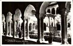 VINTAGE POSTCARD Frejus the Cloister and the Well