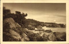 VINTAGE POSTCARD Toulon At the seaside Rocks of co  Marguerite