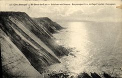 CPA Saint Jean De Luz Falaises de Socoa En Perspective Le Cap Figuier Espagne