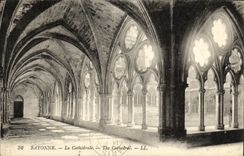 VINTAGE POSTCARD Bayonne the Cathedral