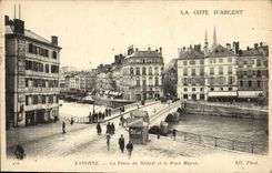 VINTAGE POSTCARD Bayonne the Place of the Tiny room and the Mayou Bridge