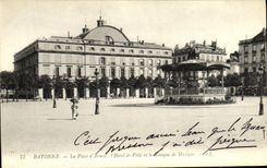 VINTAGE POSTCARD Bayonne the Place D Weapons L Town hall