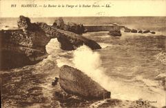 CPA Biarritz Le Rocher de la Vierge et Le Rocher Perce 