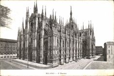 VINTAGE POSTCARD Milano It Duomo