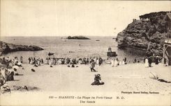 VINTAGE POSTCARD Biarritz the Beach of the Old Port