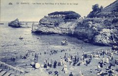 CPA Biarritz Les Bains au Port Vieux et le Rocher de la Vierge