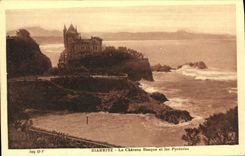 CPA Biarritz Le Chateau Basque et les Pyrenees