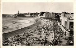 VINTAGE POSTCARD Biarritz Main beach