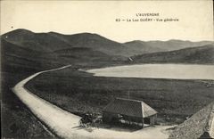VINTAGE POSTCARD L Auvergne the Lake Guery View