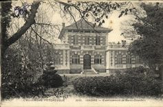 VINTAGE POSTCARD Issoire Establishment of Baths Showers