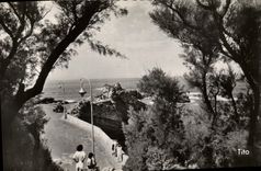 CPSM Biarritz Esplanade et rocher de la vierge