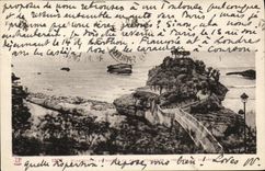 CPA Biarritz Le Rocher du Basta Vue prise a travers les Tamaris 