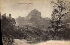 VINTAGE POSTCARD Good Water Road of the collar D Aubisque Peak of Penemedaa