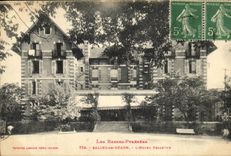 VINTAGE POSTCARD Dirtied De Bearn L Bellevue Hotel