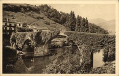 VINTAGE POSTCARD Bidarray the Very Picturesque one And Old Bridge In Back D ass On Nive