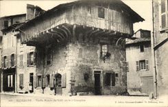 CPA Auvergne Vieille Maison du 13eme a Courpiere 