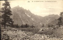 VINTAGE POSTCARD the Mount Gilds the Chain Of Sancy