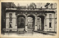 VINTAGE POSTCARD Pau Entered Princiale of the Castle