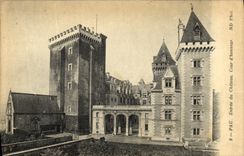 VINTAGE POSTCARD Pau Entered of the Castle Court D honor
