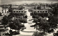 VINTAGE POSTCARD Pau the Clemenceau place