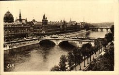 CPA Paris Vue sur la Seine et la Conciergerie