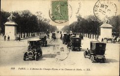 CPA Paris L Avenue des Champs Elysees et les Chevaux de Marly