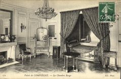 CPA Compiegne Palais La Chambre Rouge