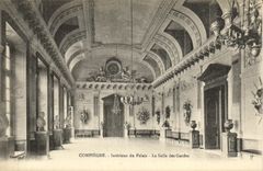 CPA Compiegne Interieur du Palais La Salle des Gardes