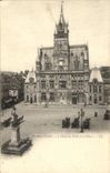 CPA Compiegne L Hotel de Ville et la Place