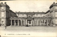 CPA Compiegne La Facade du Chateau