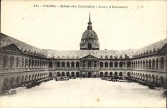 CPA Paris Hotel des Invalides Cour d Honneur