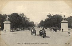 CPA Paris Perspective de L Avenue des Champs Elysees