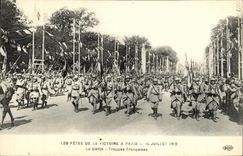 VINTAGE POSTCARD Paris Festivals of the Victoire July 14th  1919 the procession French Troops Militaria