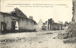 CPA Neuville St Vaast La Rue Principale Militaria