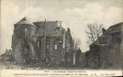 CPA Aspect de l eglise d Hebuterne bombardee et incendiee par les allemands Militaria