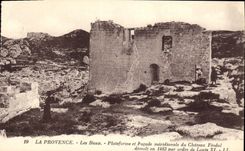 CPA La Provence Les Baux Plateforme meridionale du chateau feodal