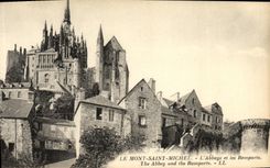 CPA Le Mont Saint Michel L Abbaye et les Remparts