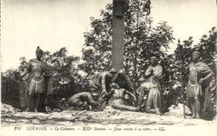 CPA Lourdes Le Calvaire 13eme station Jesus rendu a sa mere