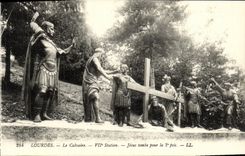 CPA Lourdes Le Calvaire Jesus tombe pour la 2eme fois 7eme station