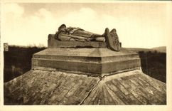 VINTAGE POSTCARD the Soldier Of the Right high to the Memory of the deputy Andre Thome the Militaria on March 10th  1916