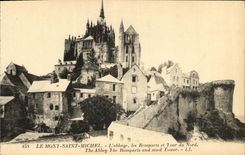 CPA Le Mont Saint Michel L abbaye les Remprts et Tour du Nord