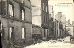VINTAGE POSTCARD Rheims In its years of Bombardment Street Montoison Militaria