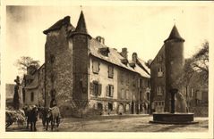 CPA La Tolede Auvergnate Salers Vieilles Maisons sur la Grande Place
