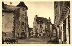 CPA La Tolede Auvergnate Salers Vieilles Maisons sur la Grande Place