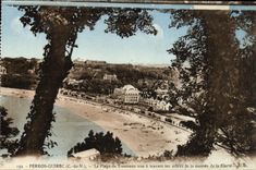 CPA Perros Guirec La Plage de Trestraou Vue a Travers les Arbres de la 