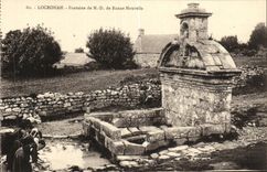 VINTAGE POSTCARD Locronan Fountain of Good news Women