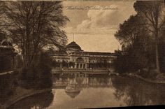 VINTAGE POSTCARD Wiesbaden Garden kursal Considering Casino