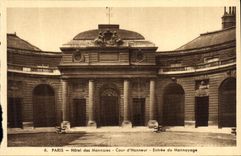 CPA Paris Hotel des Monnaies Cour d Honneur Entree du Monnayage