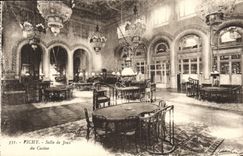 VINTAGE POSTCARD Vichy Gaming room of the Casino