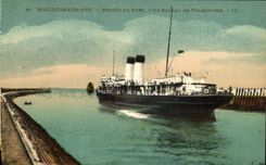 VINTAGE POSTCARD Boulogne on Entered Sea Of the Port the Boat De Folkestone